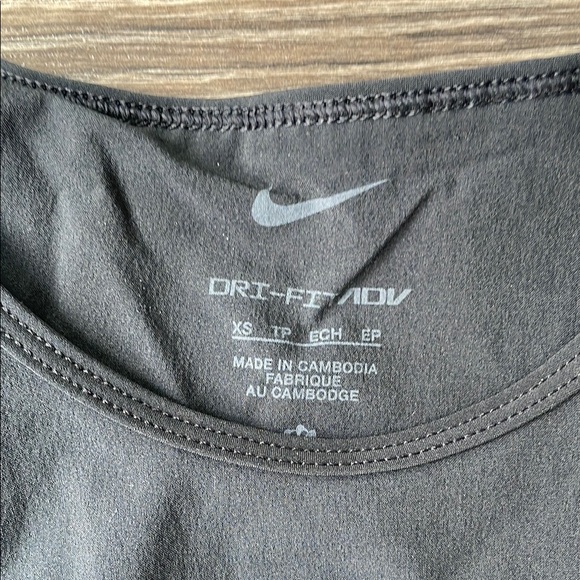 Nike Aero-Swift Dri fit ADV Cropped Tank Top - Picture 2 of 3